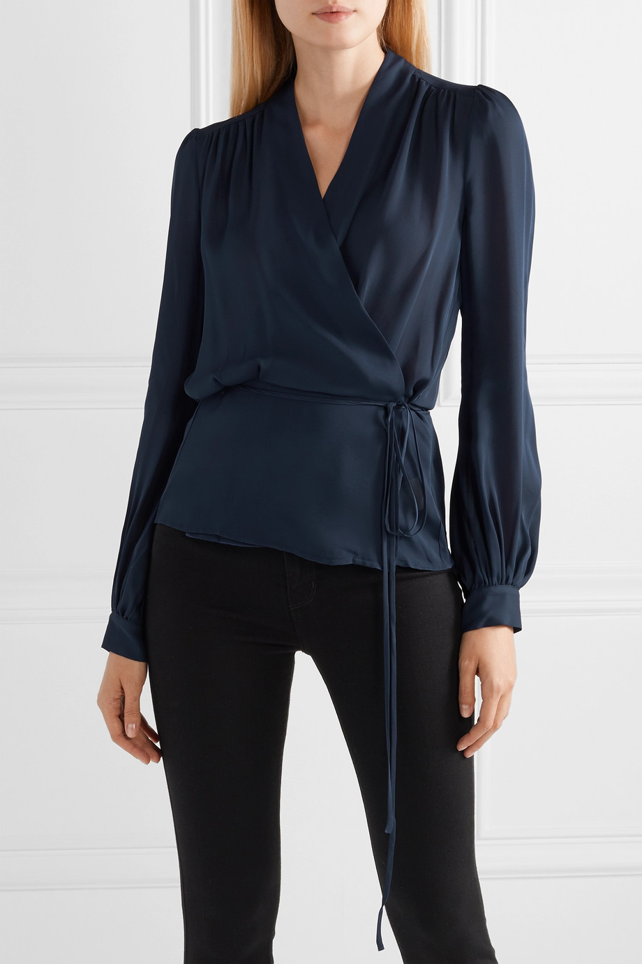Блузка шелковая L'Agence для женщин