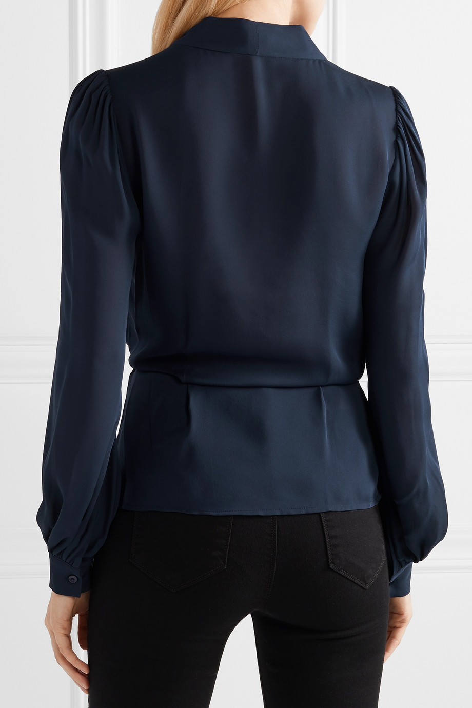 Блузка шелковая L'Agence для женщин